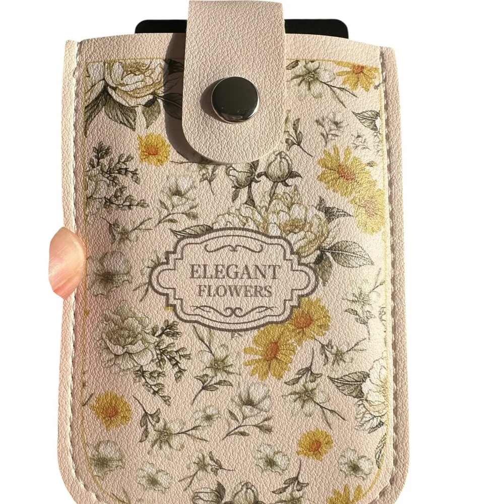 Floral Cream Pull Up Credit Card Holder